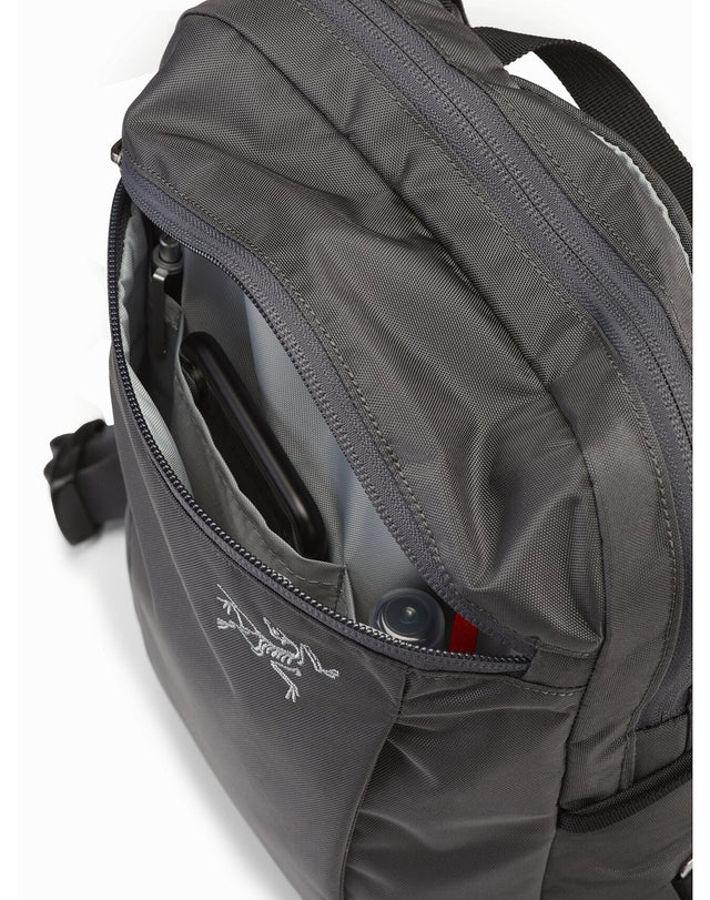 Mantis Sling pack